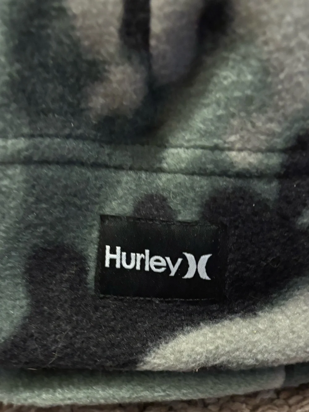 Hurley NWT Unisex Youth Green Camo Fleece Beanie